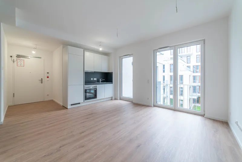 Bright Studio Apartment with Balcony Apt 124 — photo 1